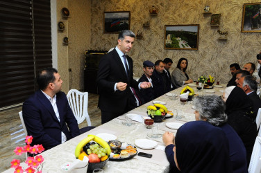 Rayon rəhbəri Nafatlanda müalicə alan şəhid ailələrini ziyarət edib