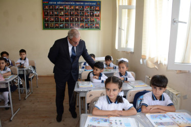 Rayon rəhbəri Seydimli kənd tam orta məktəbində mövcud şəraitlə tanış olub