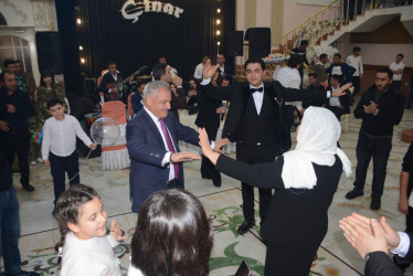 Rayon rəhbəri Zəfər günündə Vətən Müharibəsi Qazisi Paşazadə Amidin toy şənliyində iştirak edib