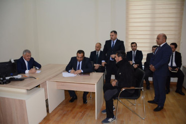 Rayon rəhbəri növbəti dəfə vətəndaş müraciətlərini dinləyib