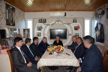 Rayon rəhbəri “Konstitusiya və Suverenlik İli” çərçivəsində şəhid anası Dilruba Orucovanı ad günü münasibəti ilə təbrik edib