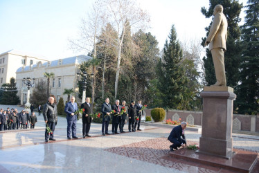 Tərtərdə “Konstitusiya və Suverenlik İli” çərçivəsində “Azərbaycan Respublikasının prezidenti cənab İlham Əliyev qətiyyətli siyasi lider, Müzəffər Ali Baş Komandandır”  başlığı altında tədbir keçirilib