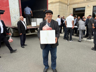 Milli Məclisin deputatı Ağalar Vəliyev Qurban bayramı münasibətilə ağsaqqalları təbrik edib onlara bayram sovqatları göndərib