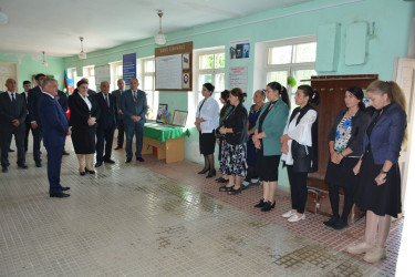 İcra başçısı Güləbatlı kənd tam orta məktəbində və körpələr evi-uşaq bağçasında mövcud şəraitlə tanış olub