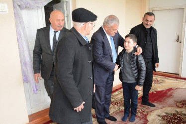 Rayon rəhbəri şəhid Ərəstun Kazımovun ailəsini ziyarət edib