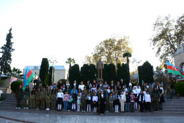 “Konstitusiya və Suverenlik İli -2025 “:Məktəblilər “Zəfər  nəğmələri“ oxudular