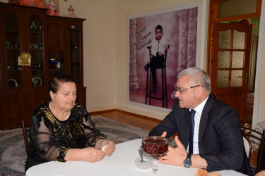 Rayon rəhbəri şəhid Knyaz Qurbanovun ailəsini ziyarət edib