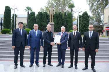 “Konstitusiya və Suverenlik İli” çərçivəsində 5 Oktyabr - Beynəlxalq Müəllimlər Günü münasibətilə “Gələcək müəllimlərin əsəridir” mövzusunda tədbir keçirilib