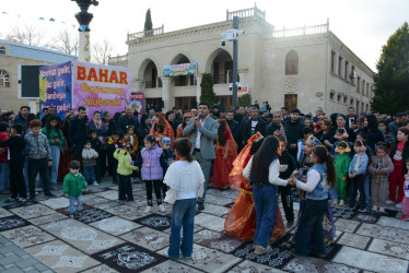 Tərtərdə İlaxır Çərşənbə qədim adət-ənənələrlə və böyük coşqu ilə qeyd olunub