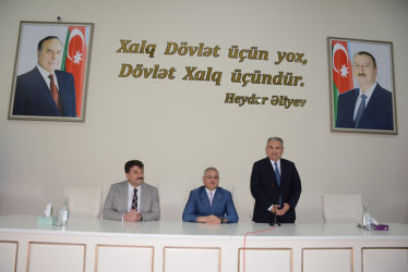 Tərtərdə şəhid, qazi və aztəminatlı ailələrdən olan 200 nəfər ibtidai sinif şagirdinə məktəbli ləvəzimatları və çantalar hədiyə olunub