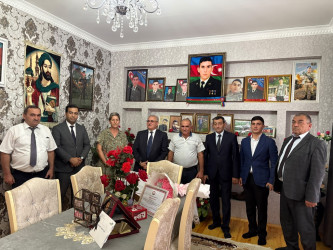 Tərtər Rayon İcra Hakimiyyətinin başçısı 27 Sentyabr – Anım Günü ilə əlaqədar şəhid Məftun Əhmədzadənin ailəsini ziyarət edib