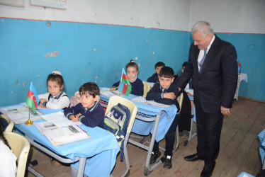 Rayon rəhbəri Mamırlı kənd tam orta məktəbində mövcud şəraitlə tanış olub