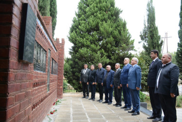 Rayon rəhbəri “Konstitusiya və Suverenlik İli” çərçivəsində Xoruzlu və Kəbirli kəndindən olan şəhid ailələri və qazilərlə görüş keçirib