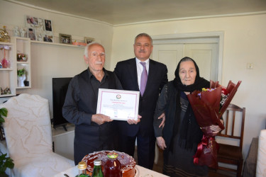 Rayon rəhbəri birinci Qarabağ müharibəsində itkin düşmüş,  şəhid Kəmaləddin Alışovun atası  Əhəd Alışovu 90 illik yubileyi münasibəti ilə təbrik edib