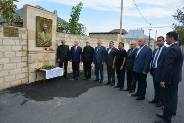 Rayon rəhbəri 27 sentyabr “Anım Günü” ərəfəsində şəhid Ruslan Şahbazovun  ailə üzvləri  və ictimaiyyət nümayəndələri ilə birlikdə onun adını daşıyan küçədə olublar