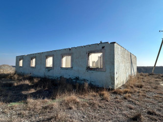 “Şəhərsalma və Memarlıq İli” çərçivəsində Tərtər-Bərdə avtomobil yolunun kənarında quraşdırılan qanunsuz tikililər aşkarlanaraq sökülüb