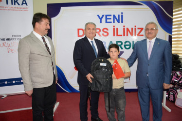 Tərtərdə şəhid, qazi və aztəminatlı ailələrdən olan 200 nəfər ibtidai sinif şagirdinə məktəbli ləvəzimatları və çantalar hədiyə olunub