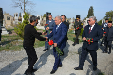 Rayon rəhbəri antiterror əməliyyatlarında şəhid olan Emin Abbaszadənin 40 mərasimində iştirak edib