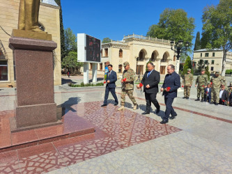 “Heydər Əliyev İli – 2023”: Ümummilli Liderin 100 illik yubileyi münasibəti ilə Uşaq-Gənclər İdman-Şahmat Məktəbinin böyük yaş qrupunun üzvləri ilə N saylı hərbi hissənin əsgərləri arasında şahmat yarışı keçirilib