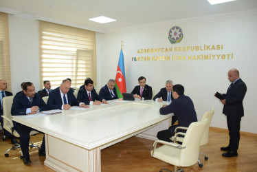 Rayon rəhbəri və Milli Məclisin deputatı vətəndaşların müraciətlərini dinləyiblər