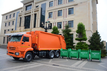 Tərtər şəhərinə bir ədəd “KAMAZ” markalı 20 kubmetr tutumlu məişət tullantılarını yığıb daşıyan texnika verilib