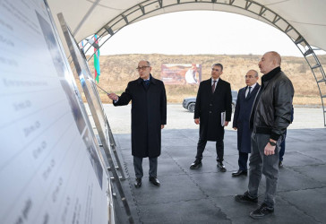 İlham Əliyev Ağdərə rayonunun Canyataq kəndində “Dəmirli” Filiz Emalı Kompleksinin fəaliyyəti ilə tanış olub