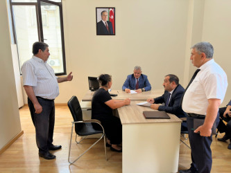 Rayon rəhbəri tərəfindən növbəti dəfə vətəndaşların müraciətləri dinlənilib