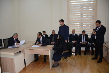Rayon rəhbəri vətəndaş müraciətlərini dinləyib