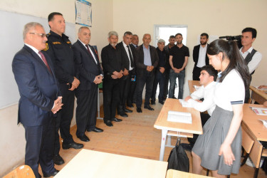 Rayon rəhbəri Evoğlu kənd tam orta məktəbində mövcud şəraitlə tanış olub