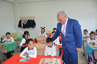 Rayon rəhbəri Azad Qaraqoyunlu kənd tam orta məktəbində mövcud şəraitlə tanış olub