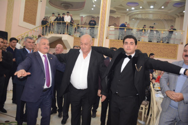 Rayon rəhbəri Zəfər günündə Vətən Müharibəsi Qazisi Paşazadə Amidin toy şənliyində iştirak edib