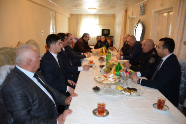 Rayon rəhbəri şəhid Mübariz Süleymanovun ailəsini ziyarət edib