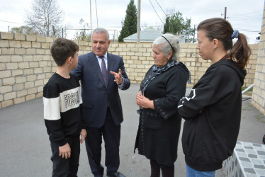 İcra başçısı Vətən müharibəsi şəhidi Qasımov Azər Yaqub oğlunun ailəsini ziyarət edib