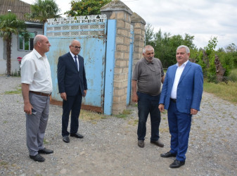 Tərtər Rayon İcra Hakimiyyətinin başçısı Seydimli və Hacıqərvənd kəndlərində barama istehsalının gedişi ilə tanış olub