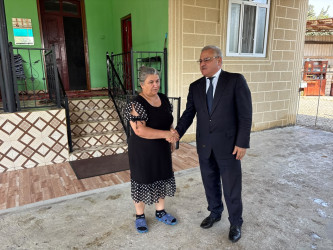 Tərtər Rayon İcra Hakimiyyətinin başçısı 27 Sentyabr – Anım Günü ilə əlaqədar Antiterror əməliyyatları şəhidi Elnur İbrahimovun ailəsini ziyarət edib