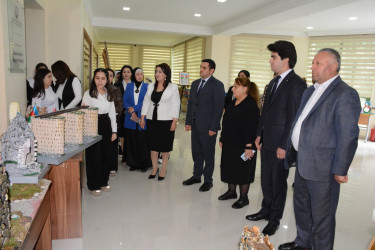 Ümummilli Lider  Heydər Əliyevin 103-cü ildönümünə həsr edilmiş ümumtəhsil məktəblərinin şagirdlərinin rəsm və əl işlərindən ibarət sərgi keçirilib