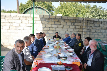 Rayon rəhbəri Vətən Müharibəsi şəhidi Aslanlı Orxan Şahmar oğlunun ikinci ildönümü ilə əlaqədar yas mərasimində iştirak edib