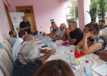 Buruc kəndində “Tullantıların bələdiyyə - icma əsaslı idarə edilməsi modeli üzrə maarifləndirmə tədbirləri” layihəsi çərçivəsində təlim keçirilib