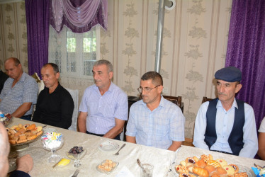 Rayon rəhbəri “Konstitusiya və Suverenlik İli” çərçivəsində Kəngərli kəndində şəhid ailələri və qazilərlə görüş keçirib