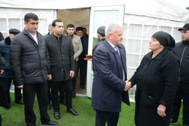 Rayon rəhbəri şəhid anası Rəna Abbasovanın  bacısının yas mərasimində iştirak edib