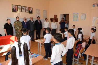 Tərtər Rayon İcra Hakimiyyətinin başçısı “Bilik Günü” münasibətilə ümumtəhsil məktəblərində olub, şəhid övladları ilə görüşüb