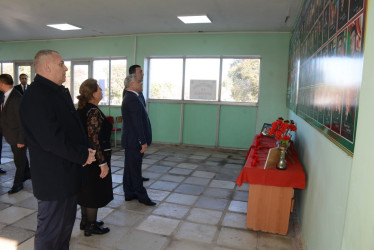 İcra başçısı Hacıqərvənd kənd tam orta məktəbində mövcud şəraitlə tanış olub