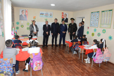 Rayon rəhbəri Buruc kənd tam orta məktəbində mövcud şəraitlə tanış olub