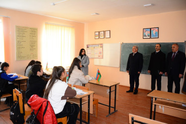 İcra başçısı Yuxarı Sarıcalı kənd tam orta məktəbində mövcud şəraitlə tanış olub