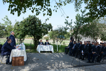 Rayon rəhbərinin növbəti səyyar-qəbul görüşü Düyərli kəndində keçirilib