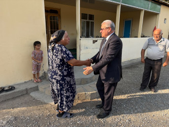 Tərtər Rayon İcra Hakimiyyətinin başçısı 27 Sentyabr – Anım Günü ilə əlaqədar Vətən müharibəsi şəhidi Elşən Əlizadənin ailəsini ziyarət edib