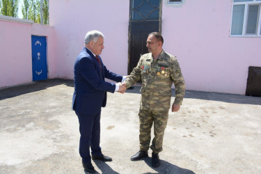 İcra başçısı Vətən Müharibəsi əlili Rasim İsaxovu ziyarət edib