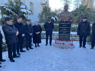 Azərbaycanın Milli Qəhrəmanı Elman Hüseynovun anım gunu qeyd olundu