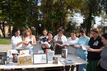 Tərtər şəhərində “Konstitusiya və Suverenlik İli”nə həsr olunmuş kitab sərgisi təşkil edilib