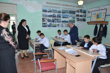 İcra başçısı Güləbatlı kənd tam orta məktəbində və körpələr evi-uşaq bağçasında mövcud şəraitlə tanış olub